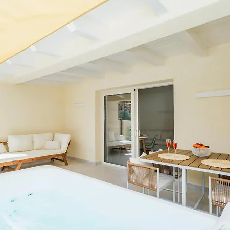 Luxury House & In Baia Turchese Con Idromassaggio Privato ムルタ・マリア